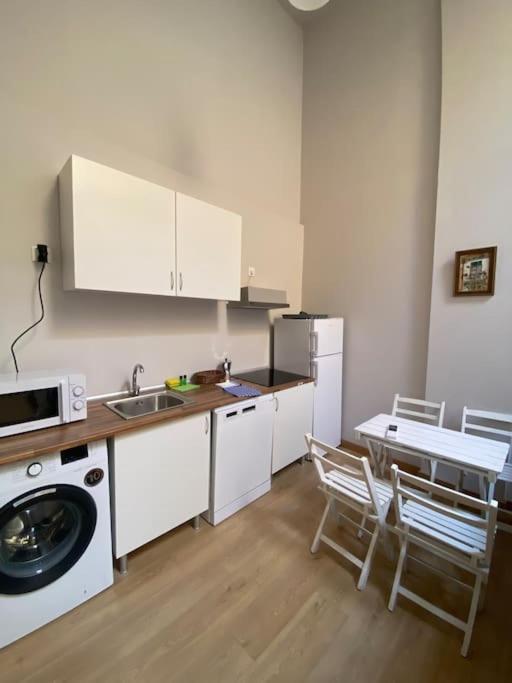 Studio In Barrio Salamanca Madrid Luaran gambar